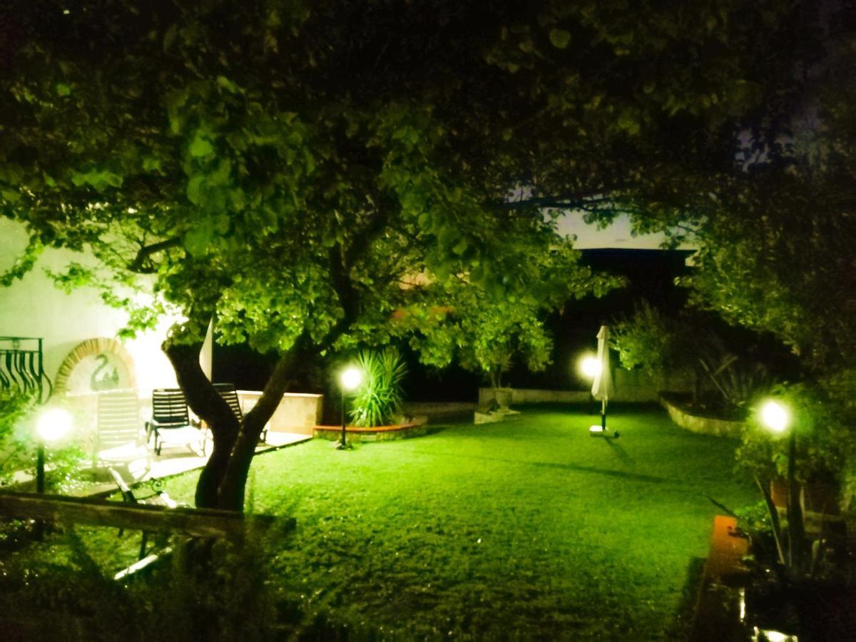 B&B Maison Villa Vittorio Avella Eksteriør billede