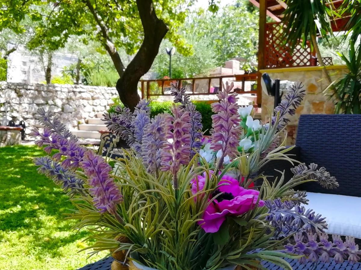 B&B Maison Villa Vittorio Avella Eksteriør billede
