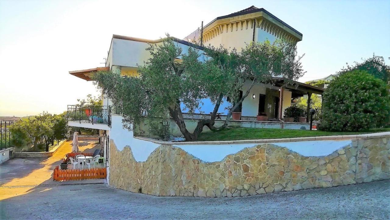 B&B Maison Villa Vittorio Avella Eksteriør billede
