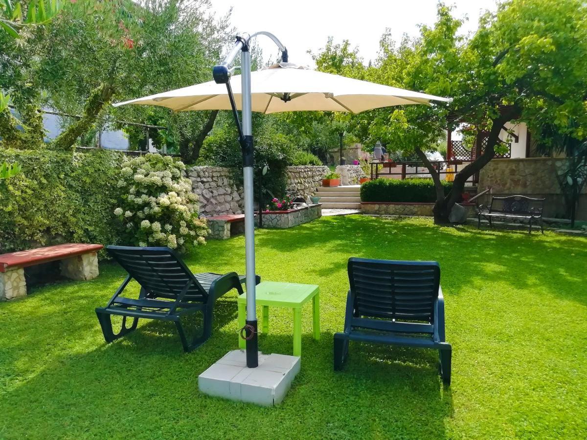 B&B Maison Villa Vittorio Avella Eksteriør billede